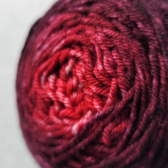 Knit Circus "Vampire Boyfriend" Gradient Red and Purple Yarn - Picture 3 of 7